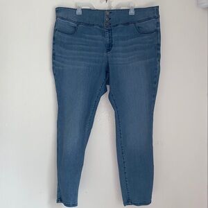 Lane Bryant High-Rise Sateen 3-Button Jegging